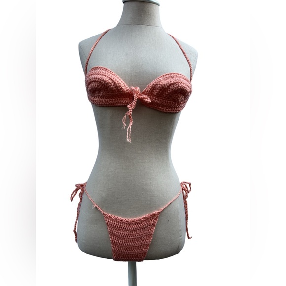 Crochet Coral Bikini Set - Picture 3 of 6